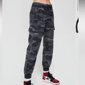 Aritzia army cargos
